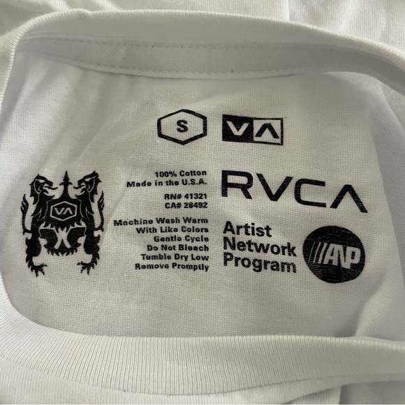 NWT - RVCA - Women’s Heart Graphic tee - Picture 4 of 4